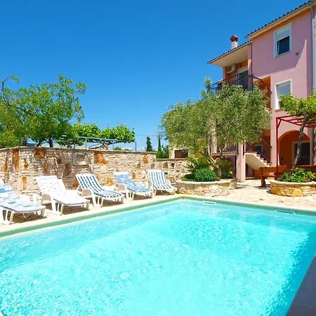 Holiday home Mit Privatpool Fuer 9 Personen Ca 150 Qm In Peroj, Istrien Istrische Riviera Mednjan