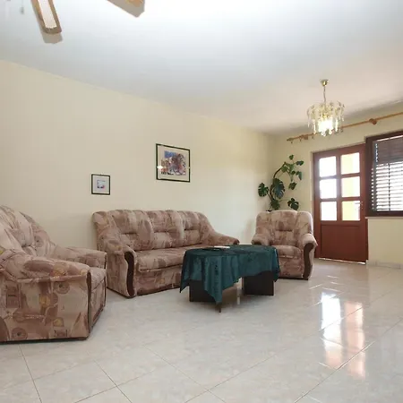 Mit Privatpool Fuer 9 Personen Ca 150 Qm In Peroj, Istrien Istrische Riviera Holiday home *