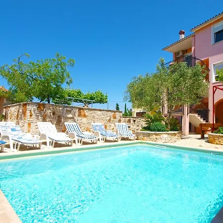 Mit Privatpool Fuer 9 Personen Ca 150 Qm In Peroj, Istrien Istrische Riviera * Mednjan