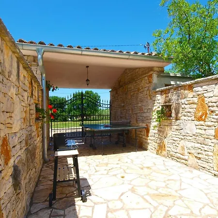 Mit Privatpool Fuer 9 Personen Ca 150 Qm In Peroj, Istrien Istrische Riviera Holiday home Mednjan