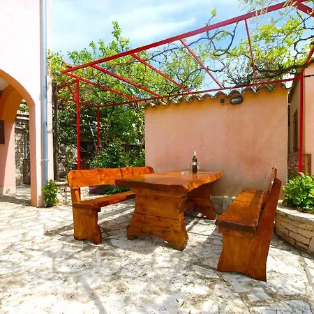 Holiday home Mit Privatpool Fuer 9 Personen Ca 150 Qm In Peroj, Istrien Istrische Riviera