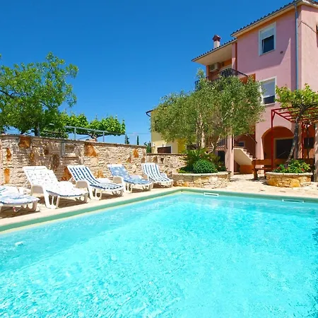 Mit Privatpool Fuer 9 Personen Ca 150 Qm In Peroj, Istrien Istrische Riviera *